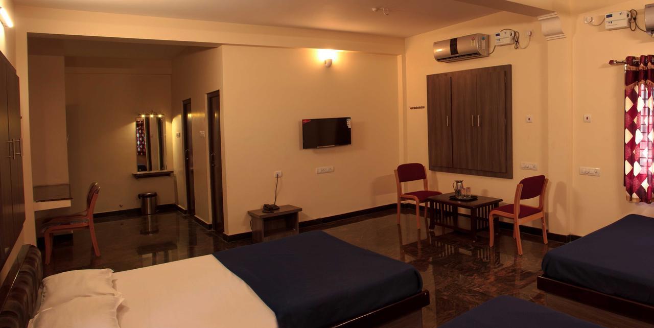 Hotel Sri Hayagriva Tiruchirappalli Rum bild