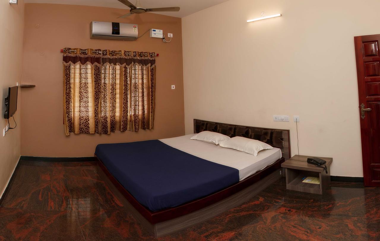 Hotel Sri Hayagriva Tiruchirappalli Exteriör bild